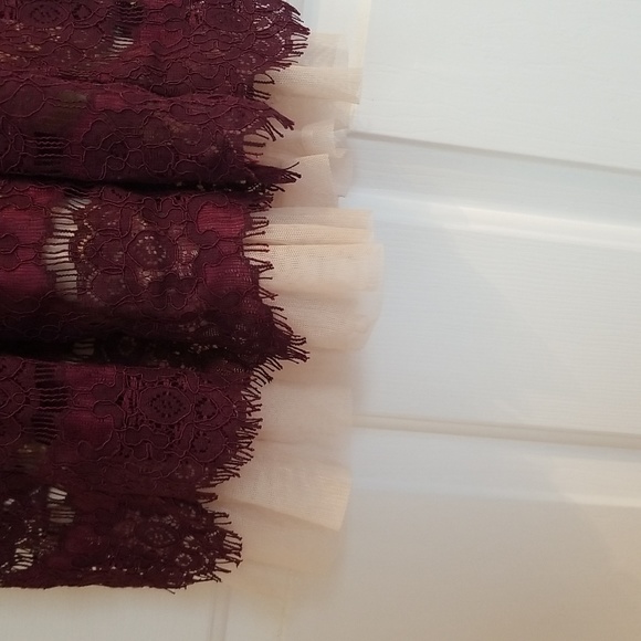 Francesca's dress, NWT, XS, high neck, bare shoulders, lacey maroon color - Picture 7 of 15